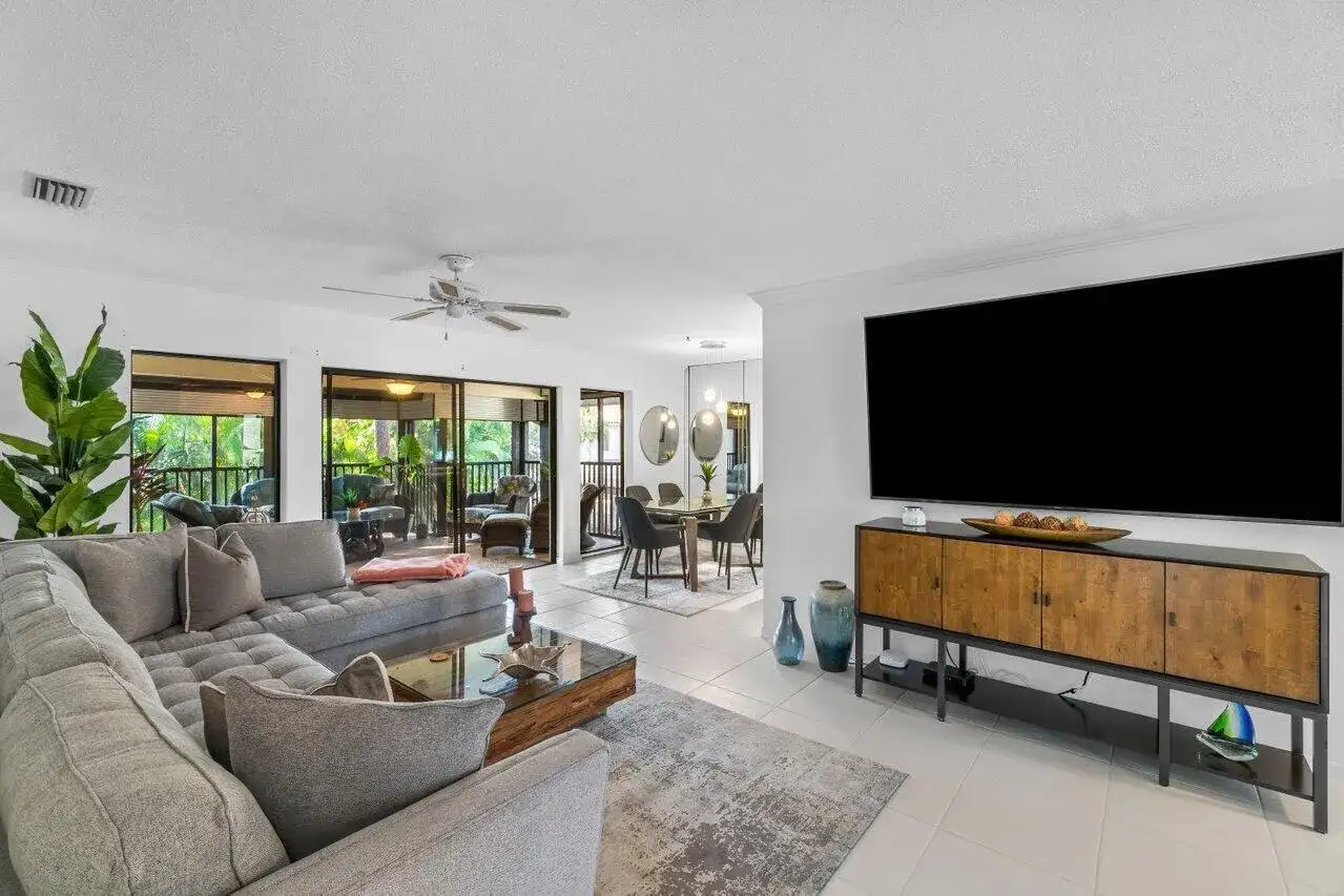 50 PELICAN POINTE Drive # 2050, Delray Beach FL 33483 photo 5