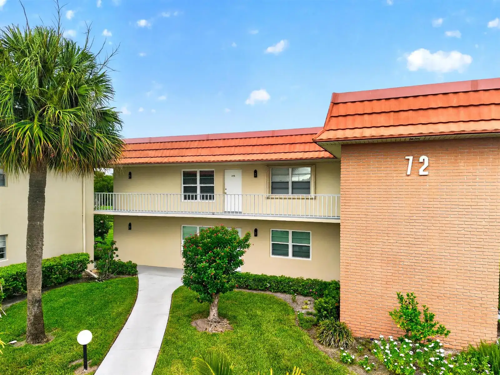 72 Royal Oak Court # 202, Vero Beach FL 32962 photo 3