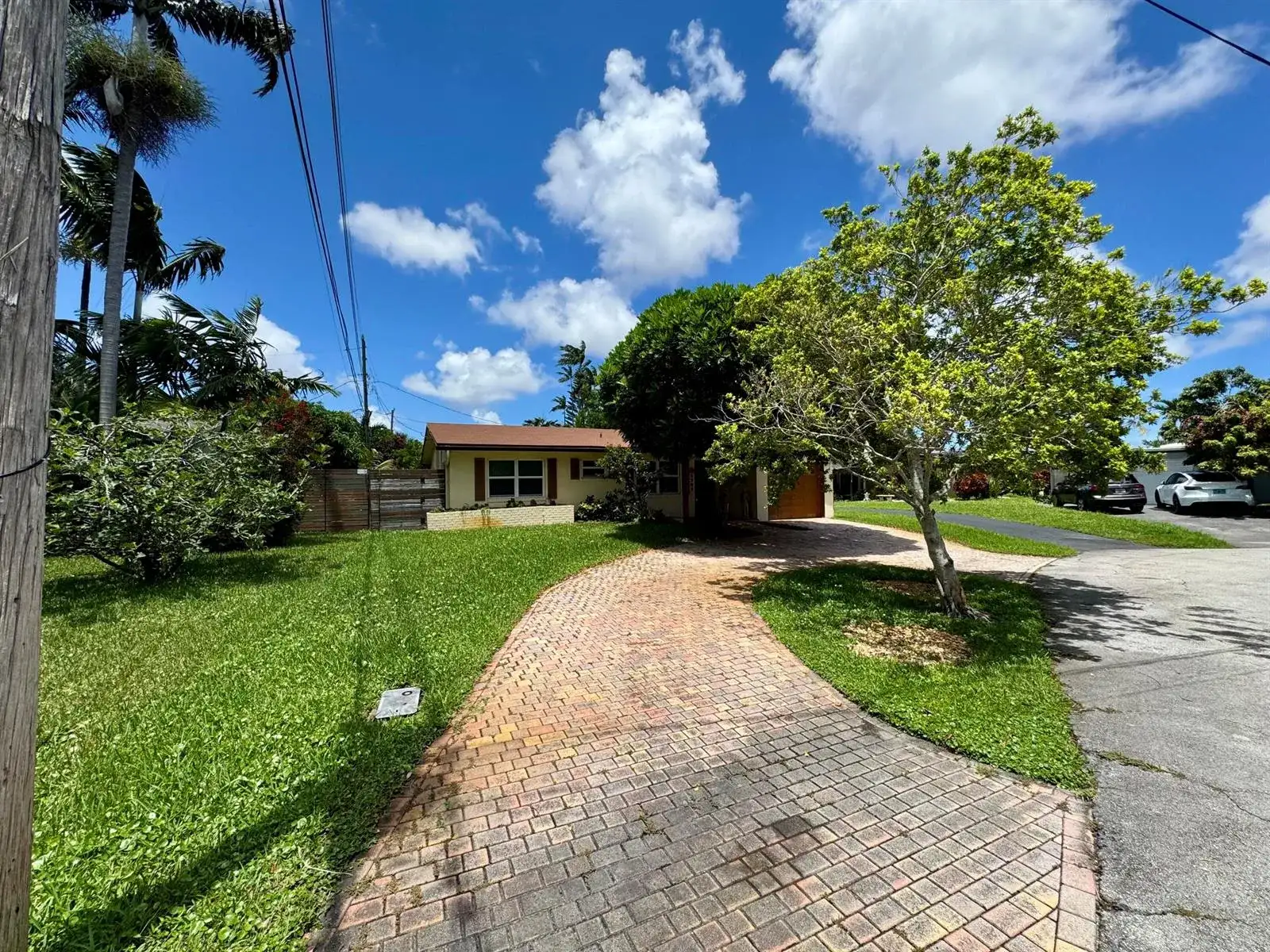 1785 NW 39TH Place, Oakland Park FL 33309 photo 3