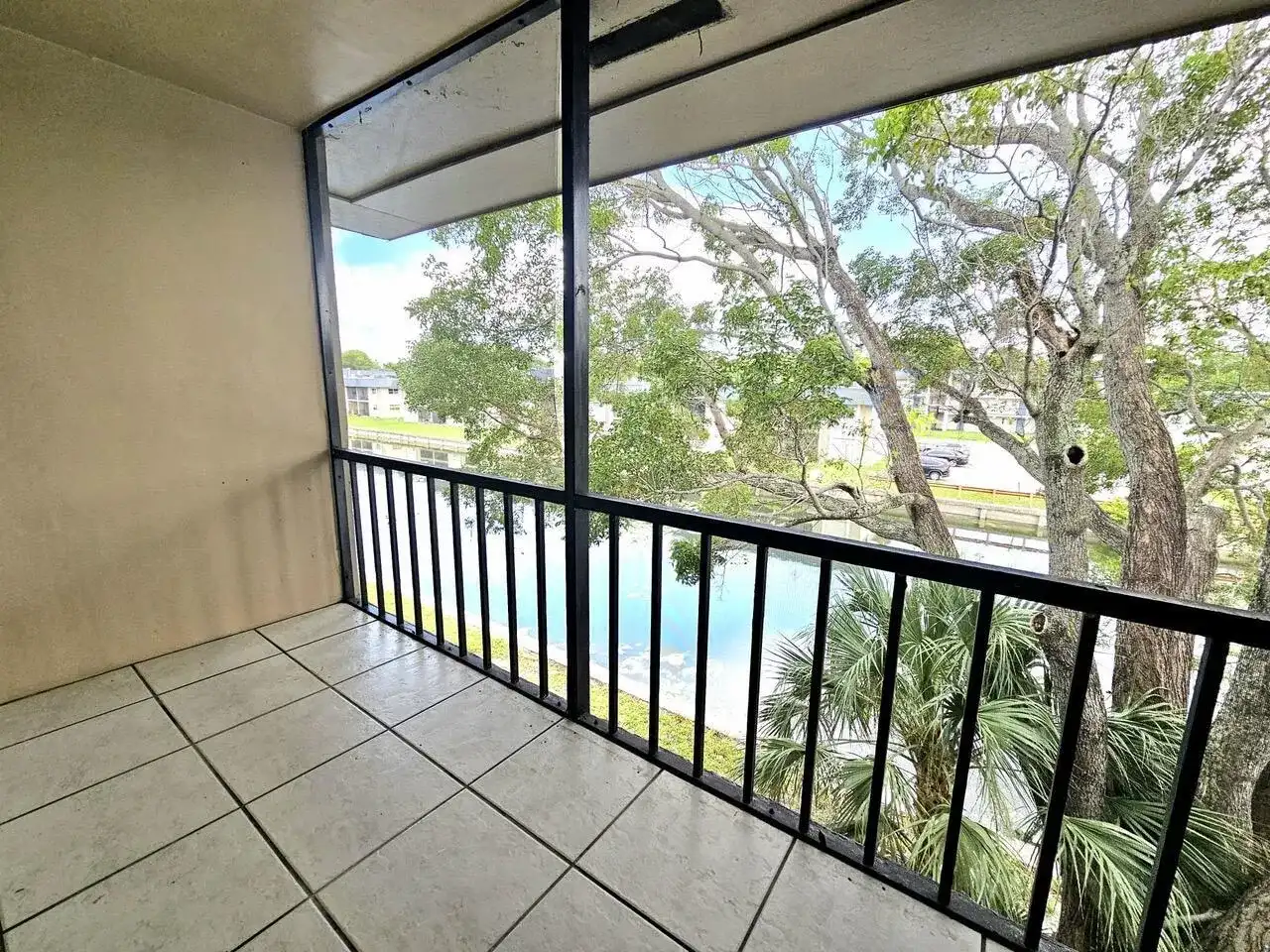 7960 N Colony Circle N # 308, Tamarac FL 33321