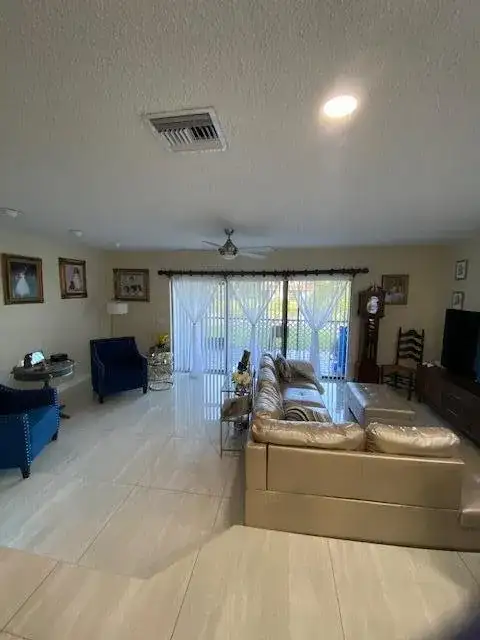 1701 WOODBRIDGE LAKES Circle, West Palm Beach FL 33406 photo 2