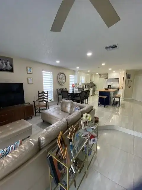 1701 WOODBRIDGE LAKES Circle, West Palm Beach FL 33406 photo 3