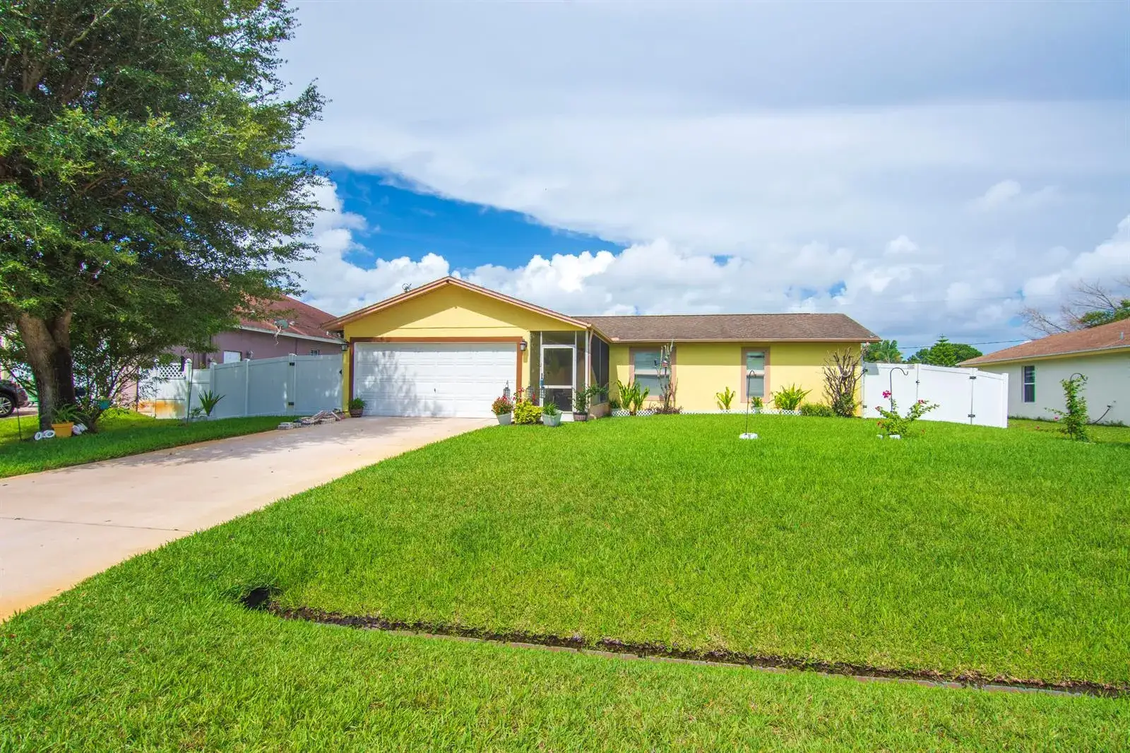 1842 SE CARVALHO Street, Port St. Lucie FL 34983