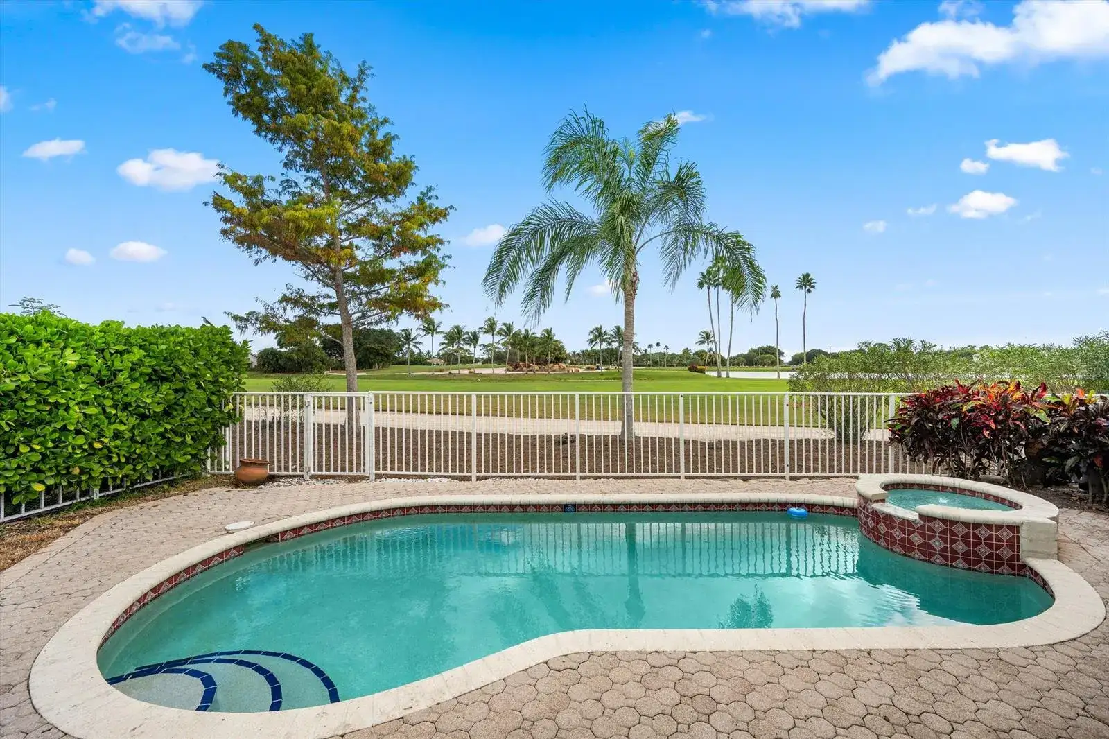 2104 Country Golf Drive, Wellington FL 33414 photo 2