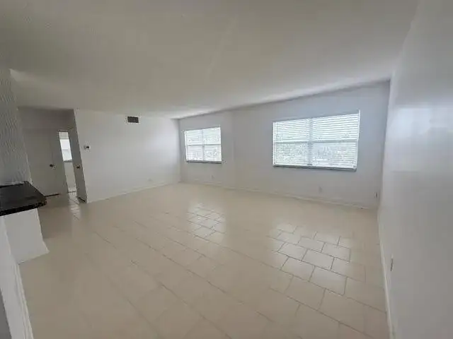 2555 NE 11TH Street # 402, Fort Lauderdale FL 33304 photo 4
