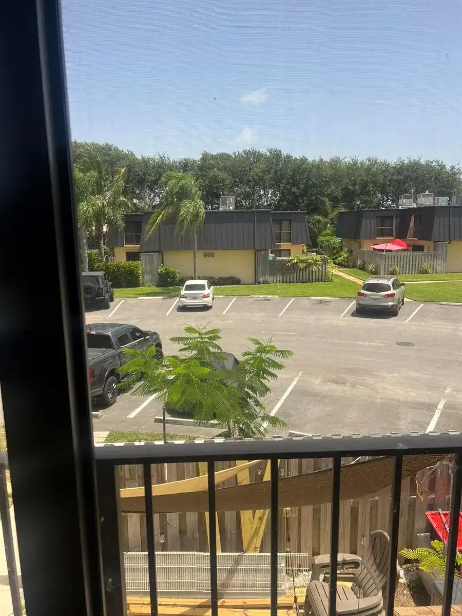 2318 Waterside Drive, Lake Worth FL 33461 photo 2