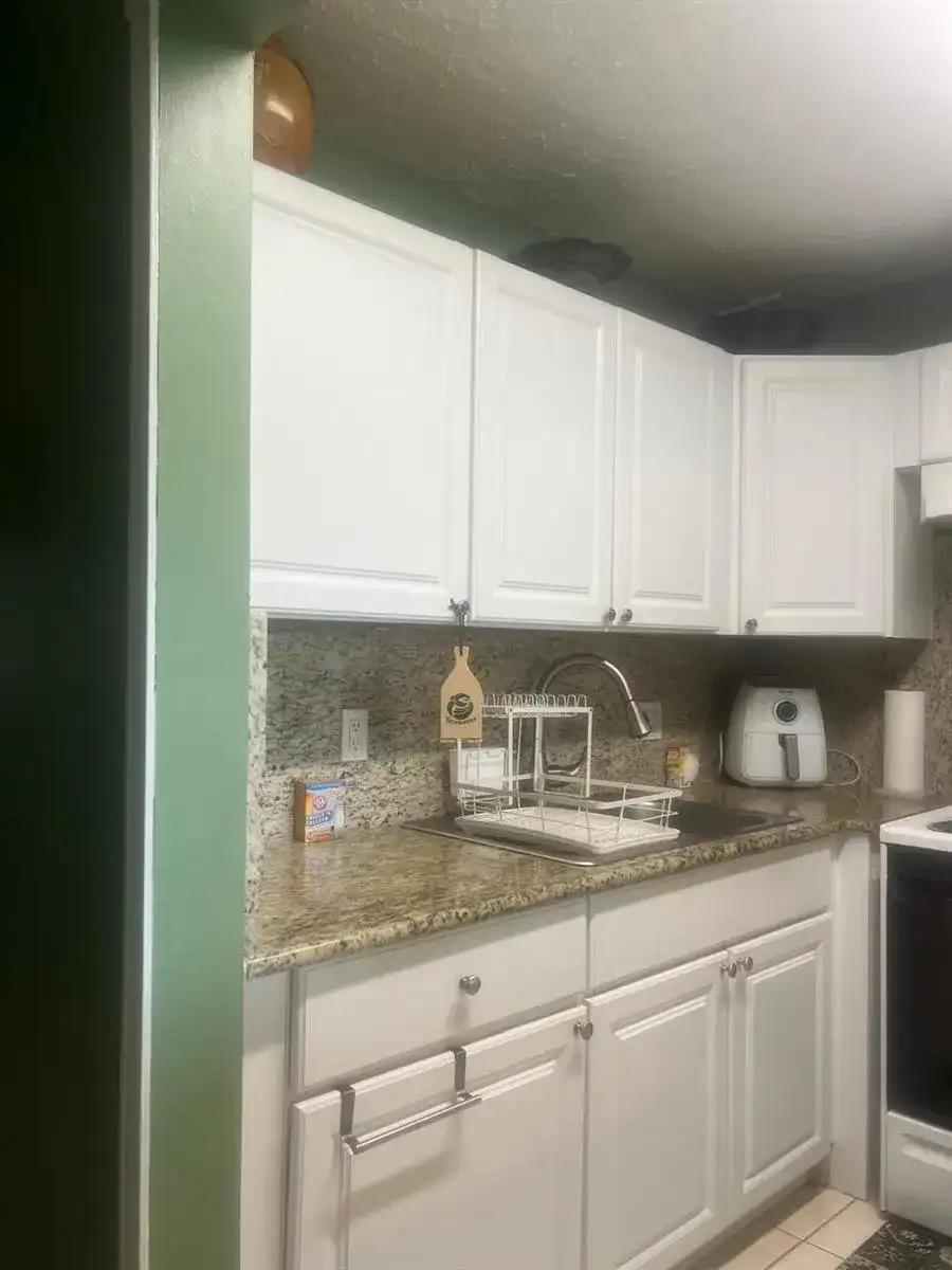 102 SHEFFIELD E # 102, West Palm Beach FL 33417