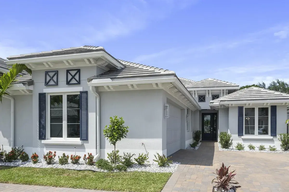 1976 FROSTED TURQUOISE Way, Vero Beach FL 32963