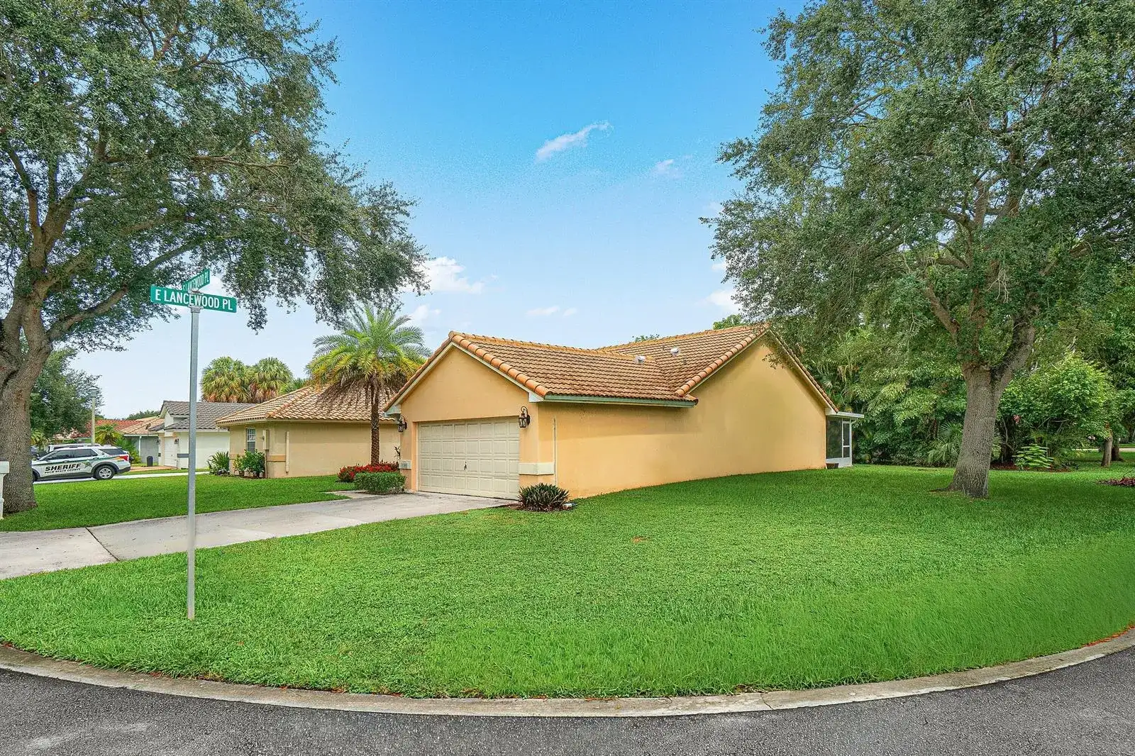 3703 S LANCEWOOD Place, Delray Beach FL 33445 photo 2