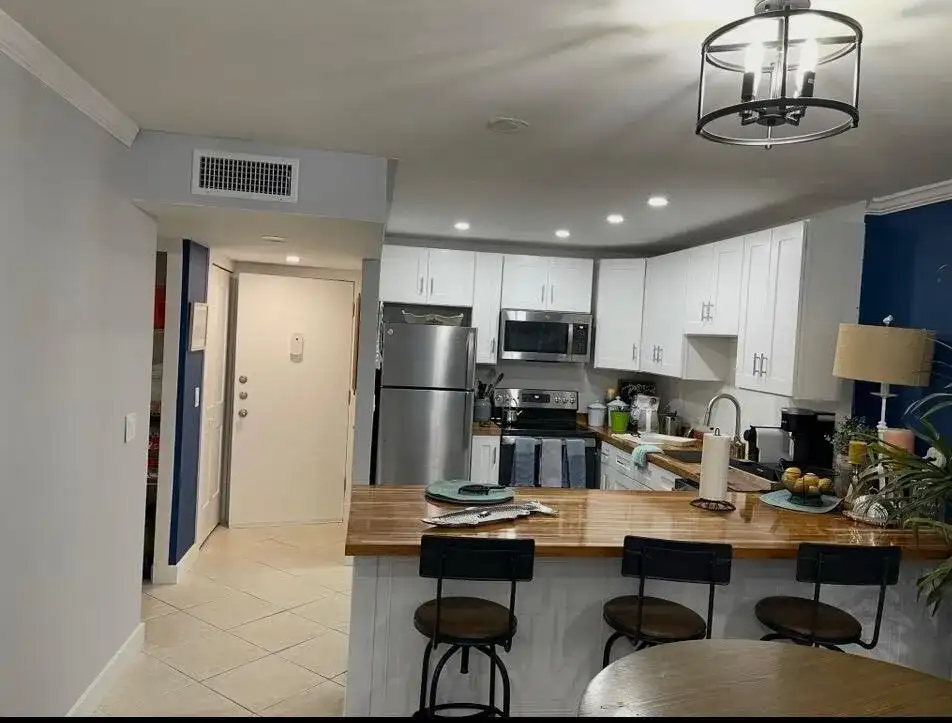 1516 S LAKESIDE Drive # 107, FL 33460 photo 3