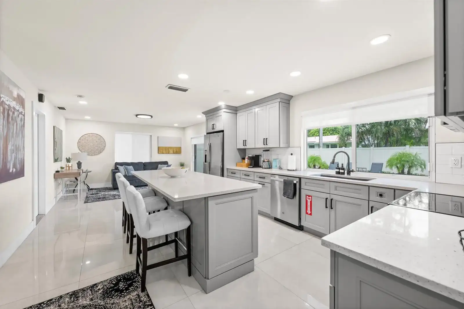 6351 NE 22nd Avenue, Fort Lauderdale FL 33308 photo 2