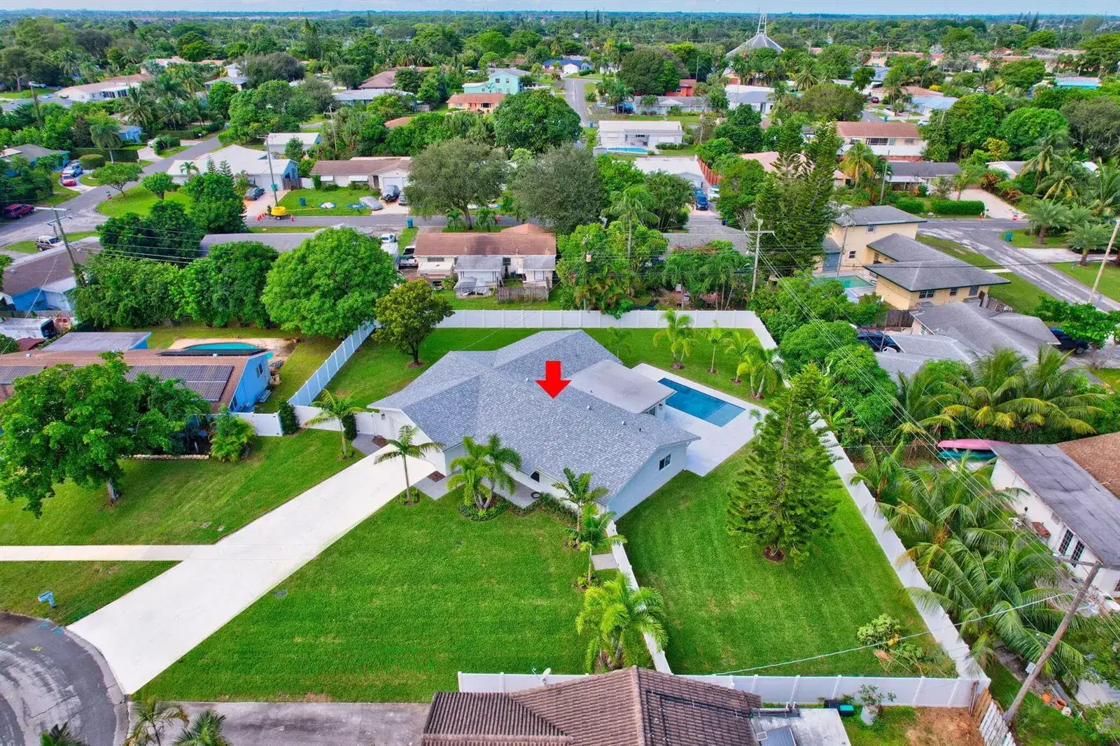 135 SE 28th Court, Boynton Beach FL 33435 photo 2