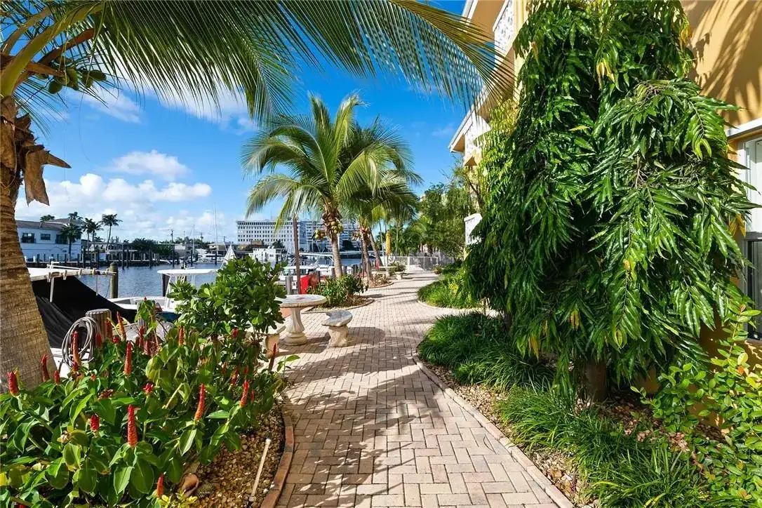815 Middle River Drive # 205, Fort Lauderdale FL 33304 photo 3