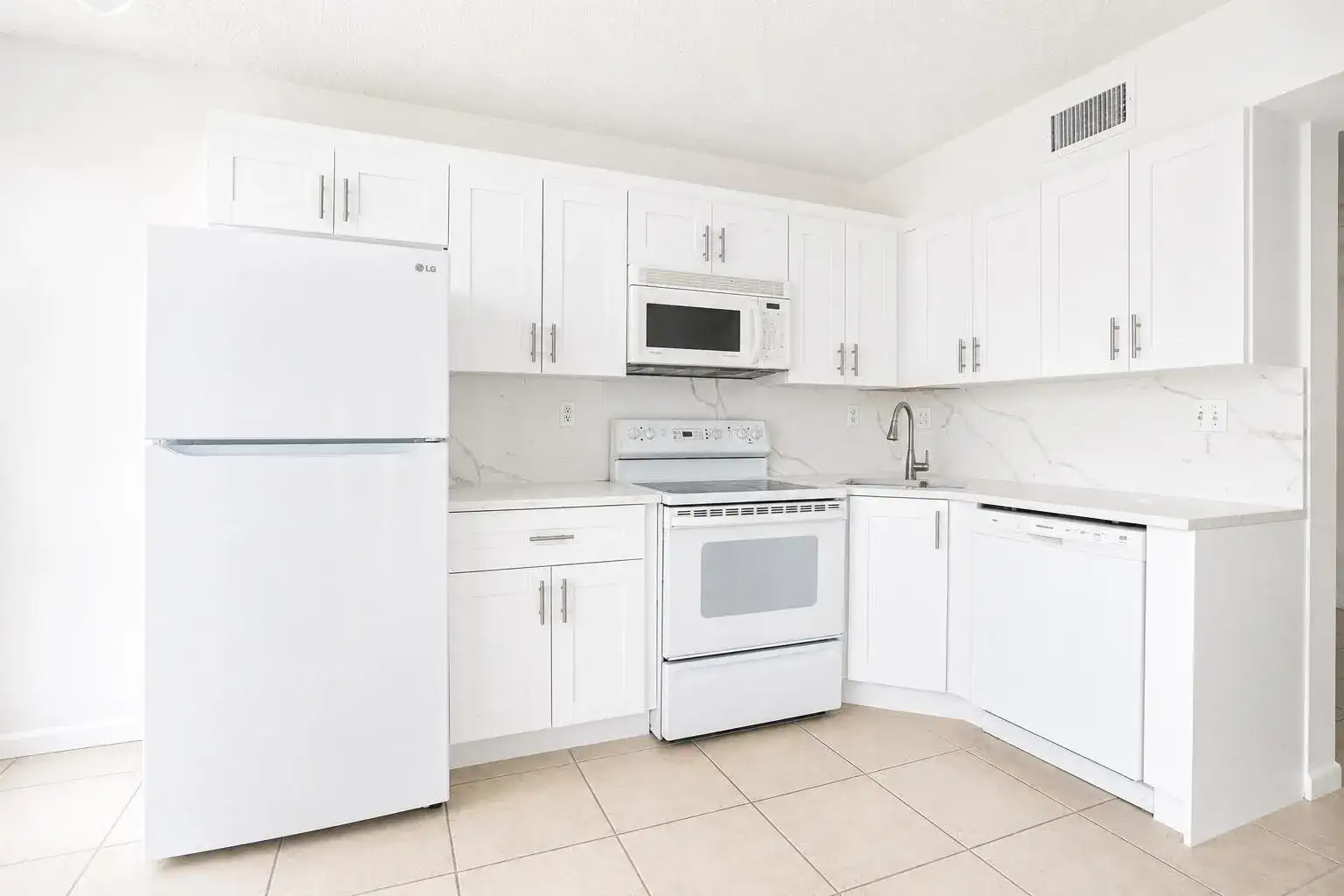5910 MORNINGSTAR Circle # 202, Delray Beach FL 33484 photo 3