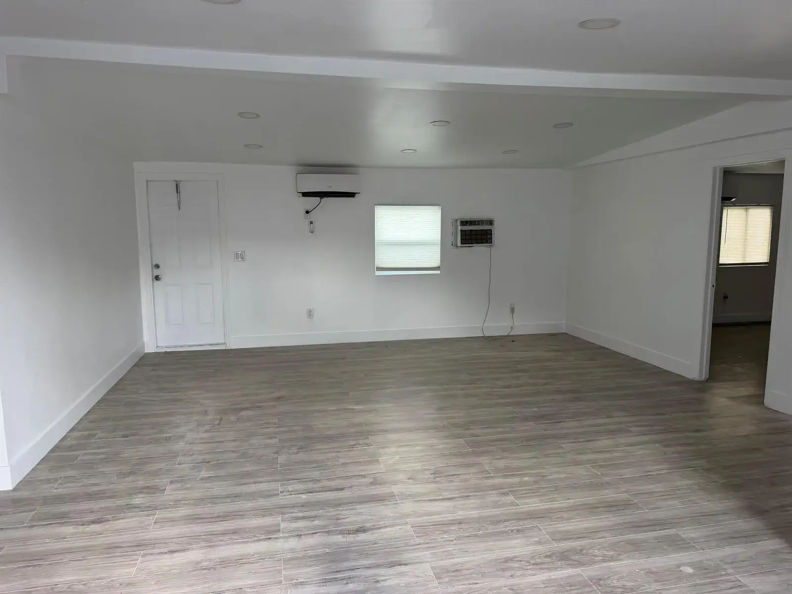 650 NW 214TH Avenue, Pembroke Pines FL 33029 photo 5