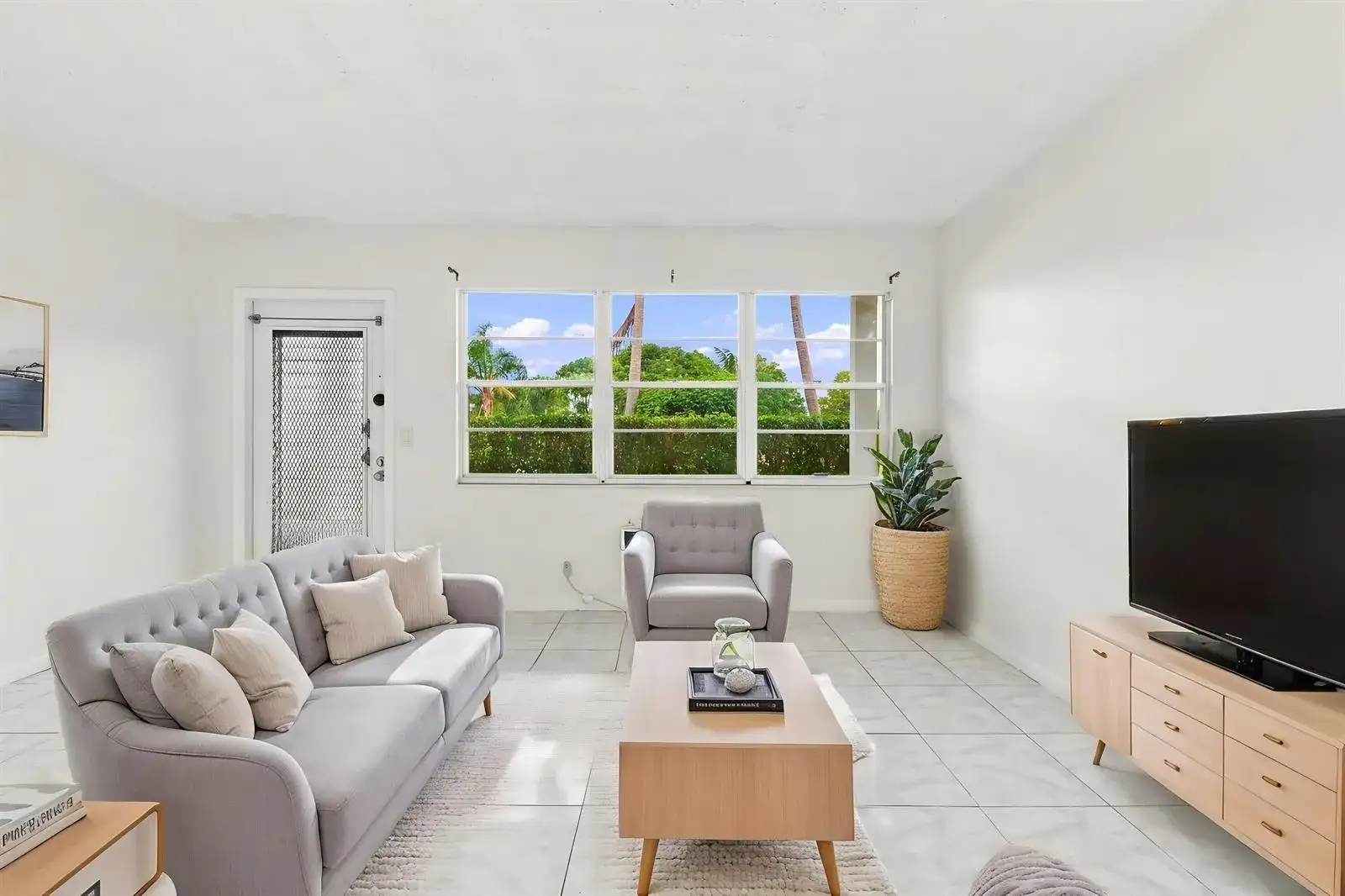 310 OAKRIDGE R Court # 310, Deerfield Beach FL 33442 photo 2