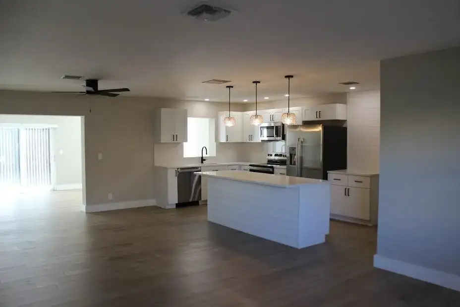 2104 NE 1ST Court, Boynton Beach FL 33435 photo 3
