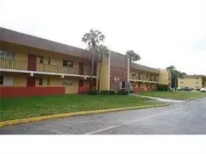 7900 FAIRVIEW Drive # 206, Tamarac FL 33321
