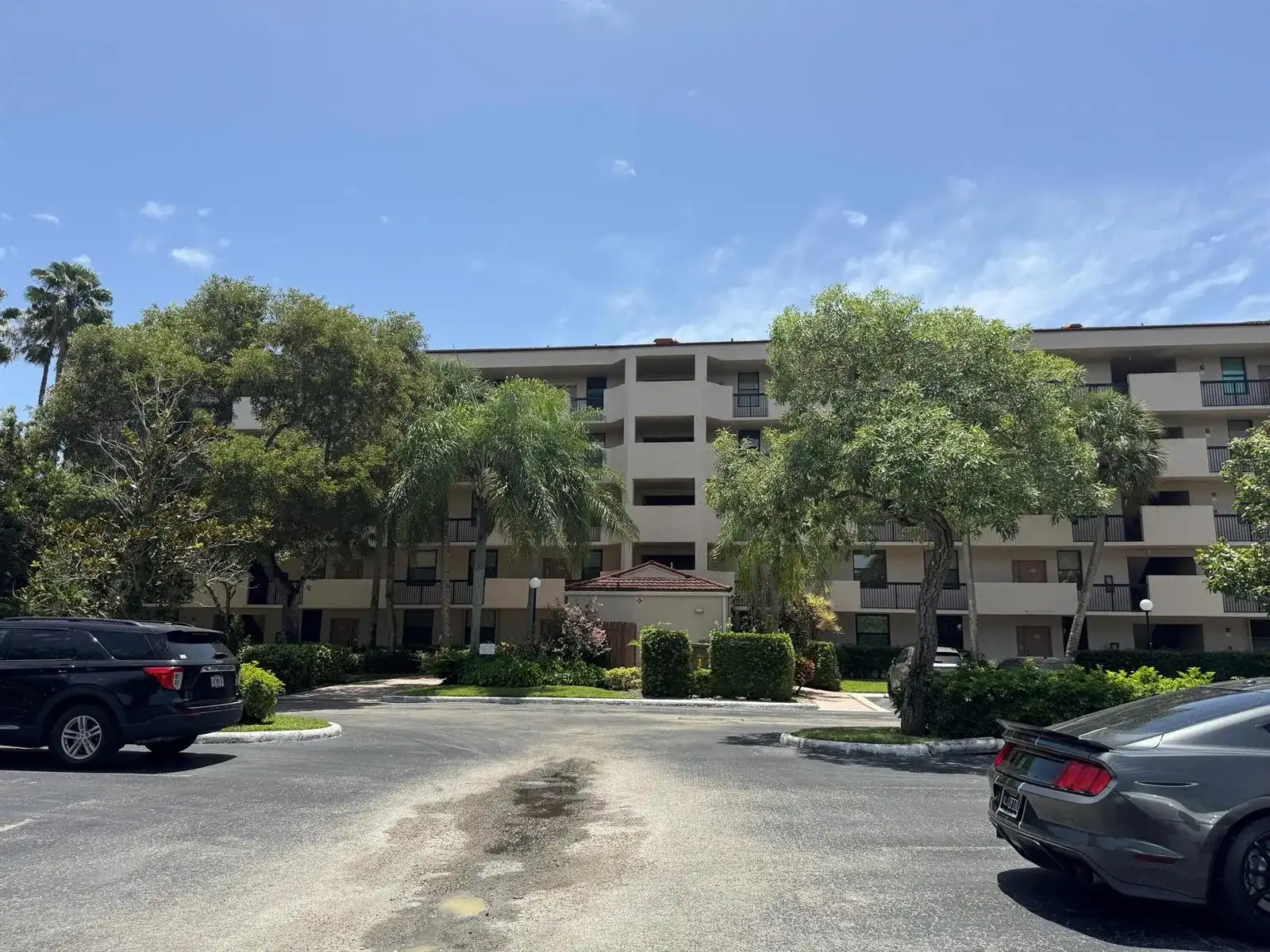 2766 S CARAMBOLA Circle S # 406, Coconut Creek FL 33066