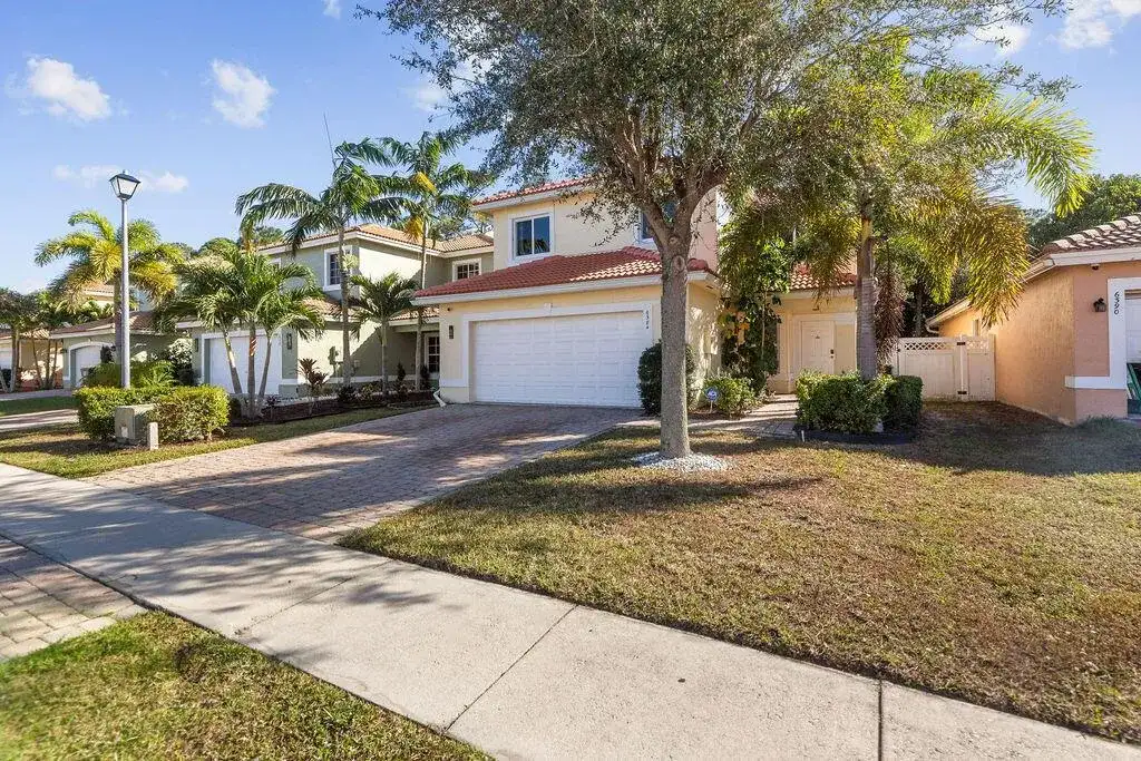 6384 Adriatic Way, West Palm Beach FL 33413 photo 3