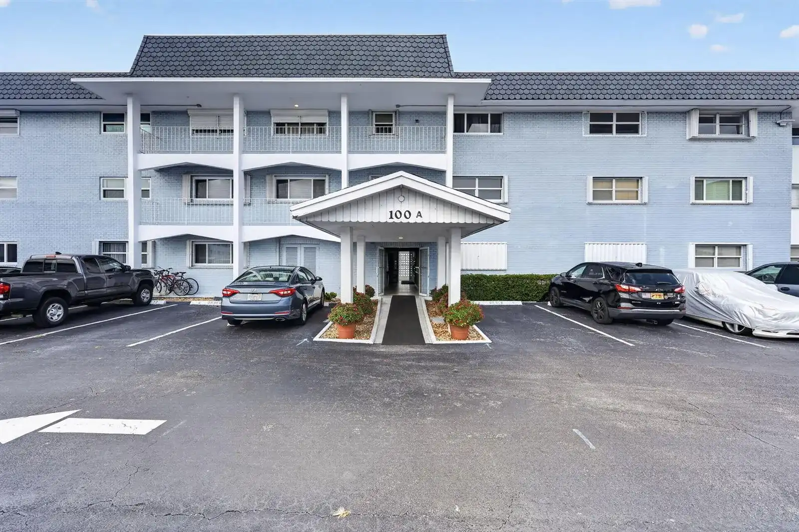 100 SHORE Court # 311, North Palm Beach FL 33408