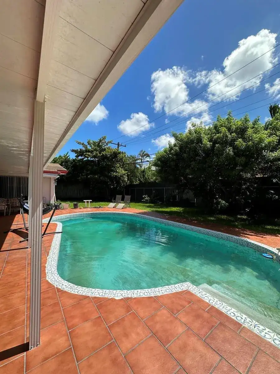 20120 Highland Lakes Boulevard, Miami FL 33179 photo 4