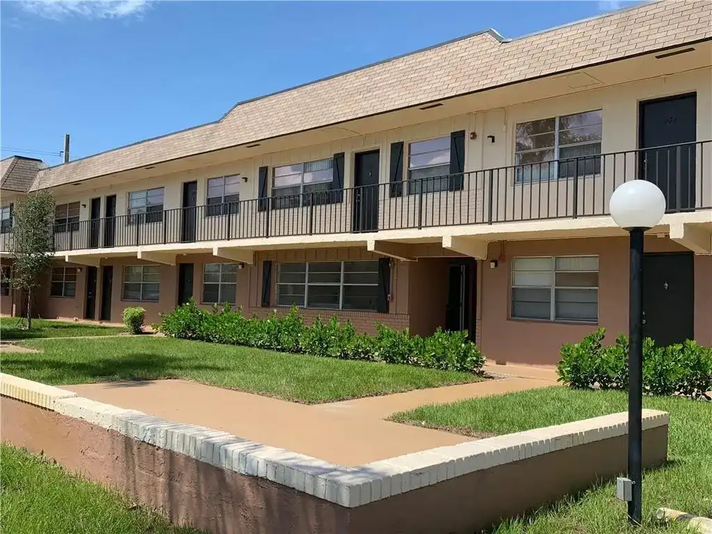 401 NW 34 Street # 202, Pompano Beach FL 33064