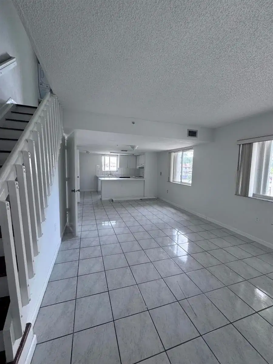 551 NW 82ND Avenue # 526, Miami FL 33126 photo 3