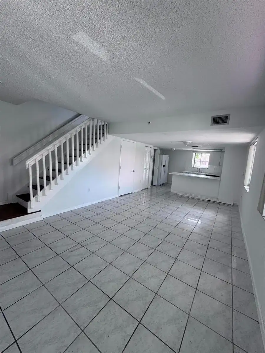 551 NW 82ND Avenue # 526, Miami FL 33126 photo 4