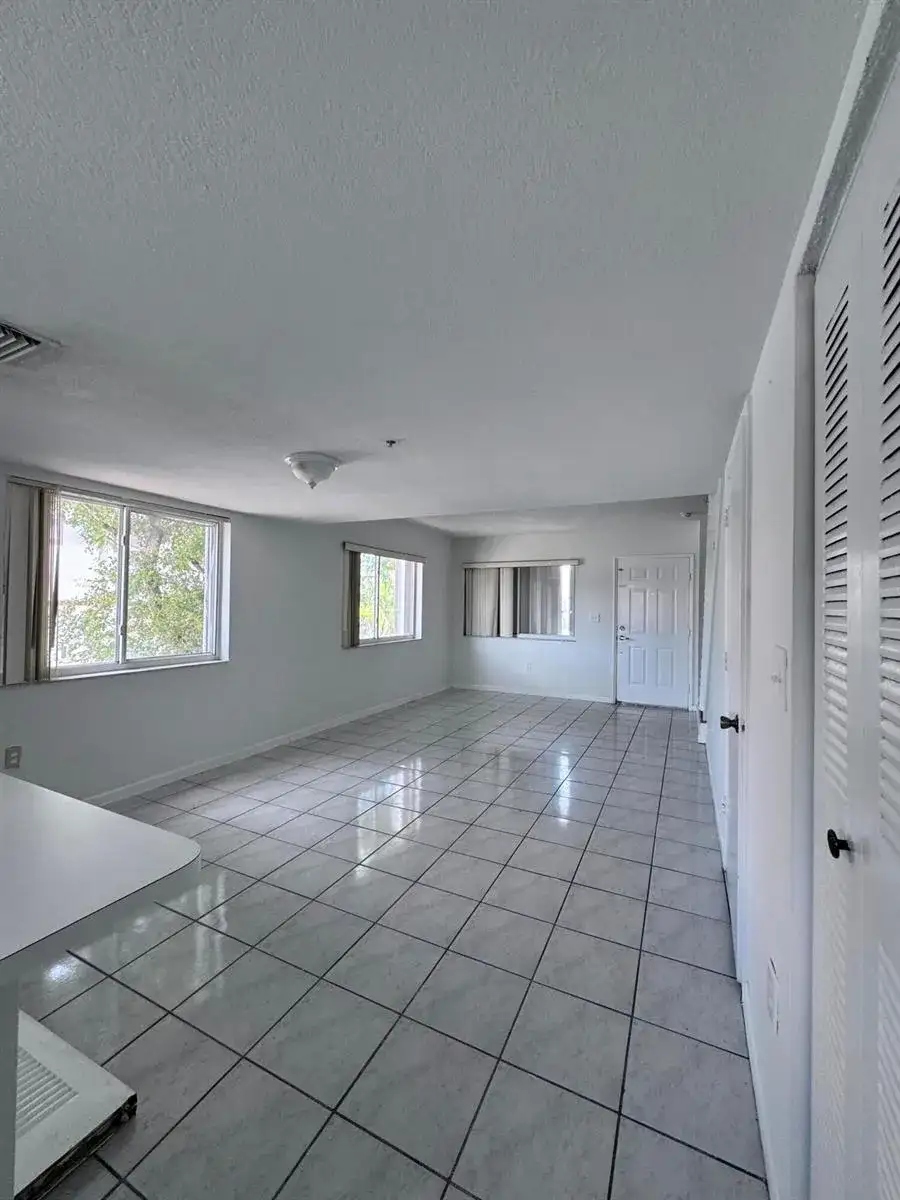 551 NW 82ND Avenue # 526, Miami FL 33126 photo 5
