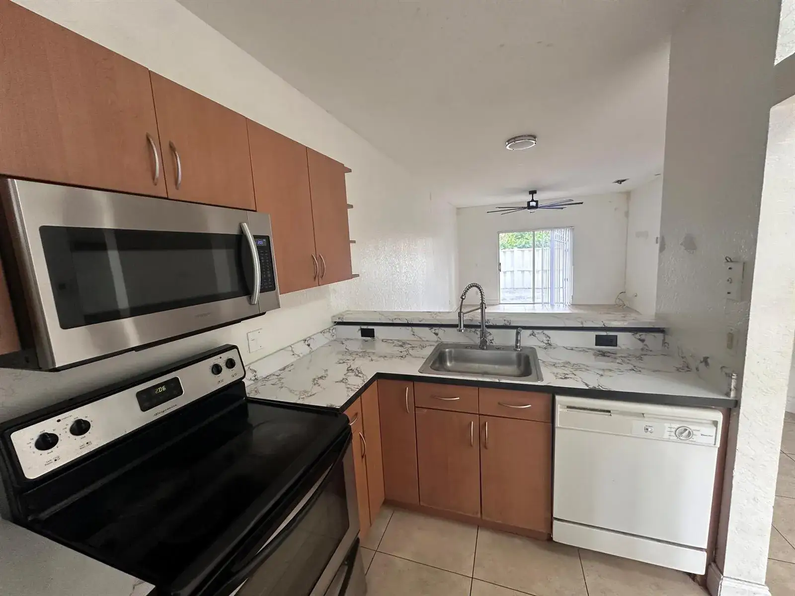 3590 NW 91ST Lane # 3590, Sunrise FL 33351