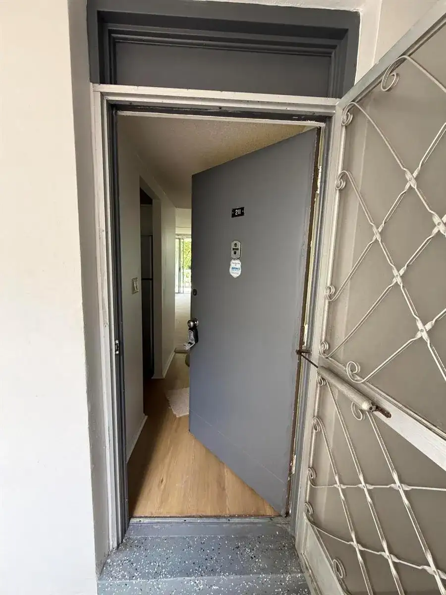 15600 NW 7TH Avenue # 211, Miami FL 33169 photo 2