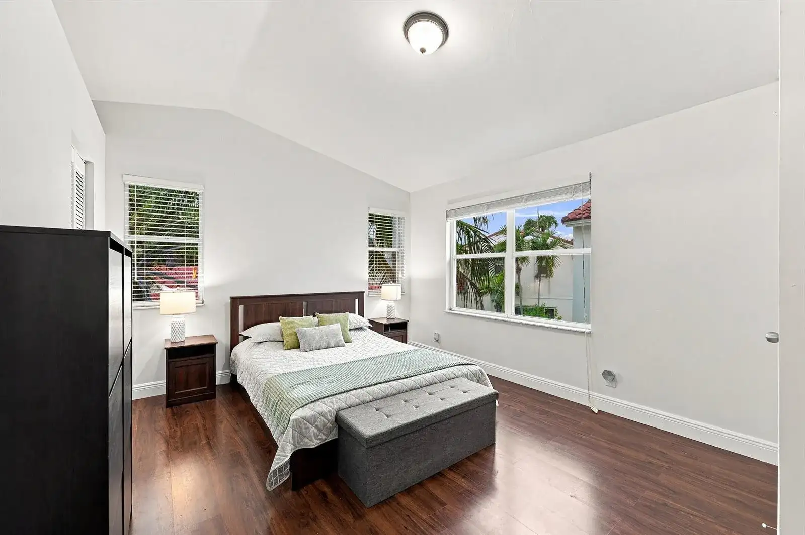 1115 SW 180TH Terrace, Pembroke Pines FL 33029 photo 4