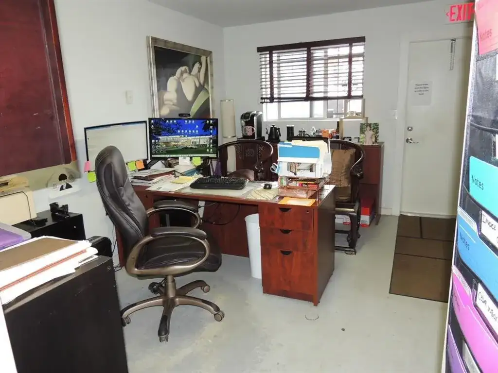 141 NE 32nd Street, Oakland Park FL 33334 photo 5