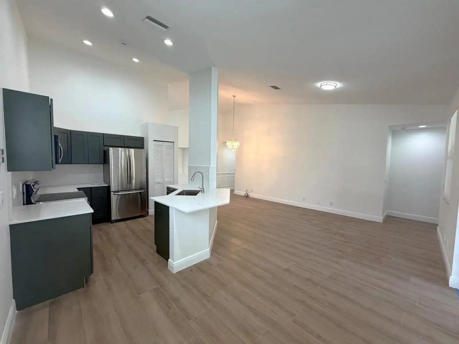 853 SAND CREEK Circle, Weston FL 33327 photo 5