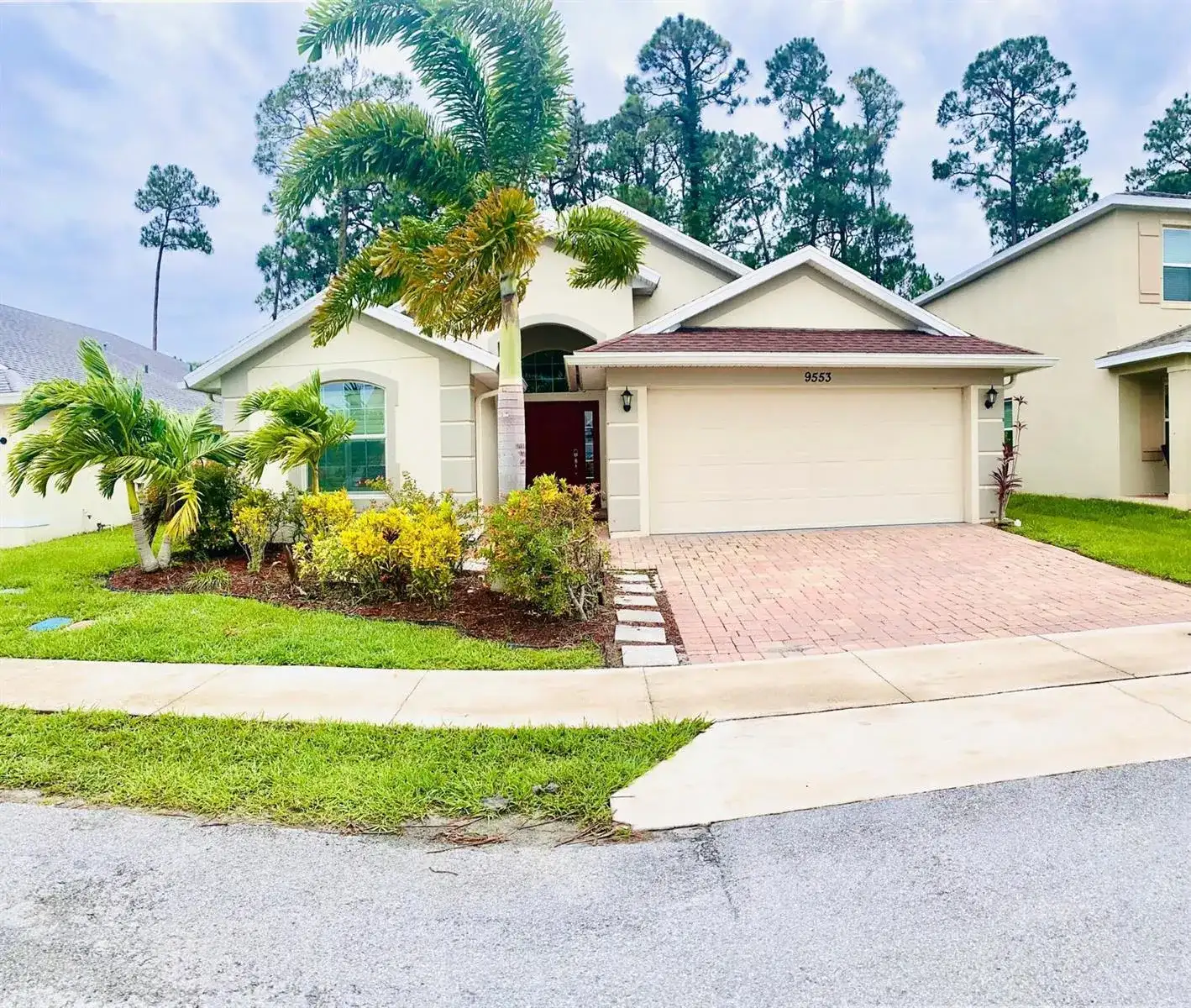 9553 SEA SPRAY Drive, Fort Pierce FL 34945 photo 2