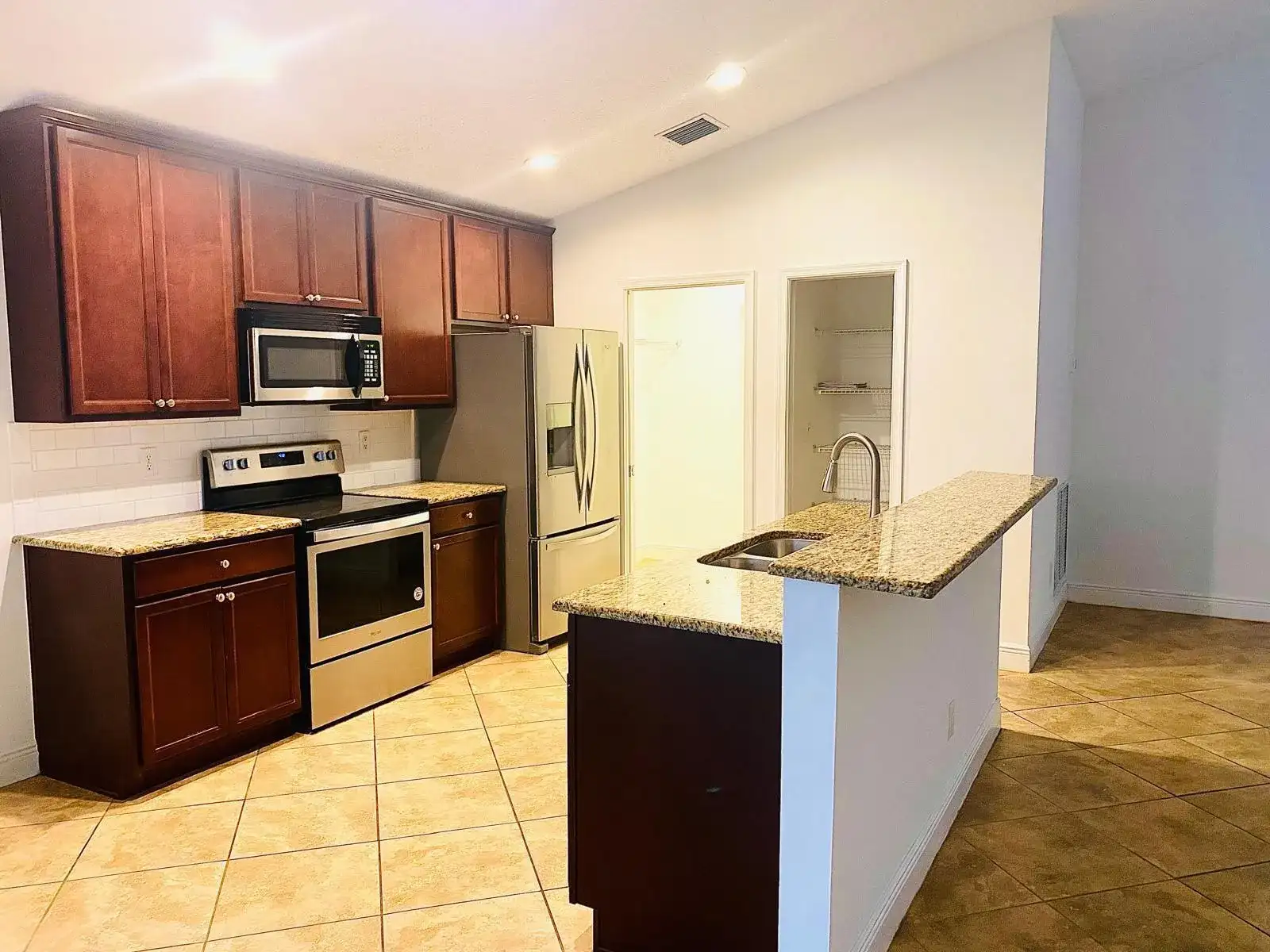 9553 SEA SPRAY Drive, Fort Pierce FL 34945 photo 4