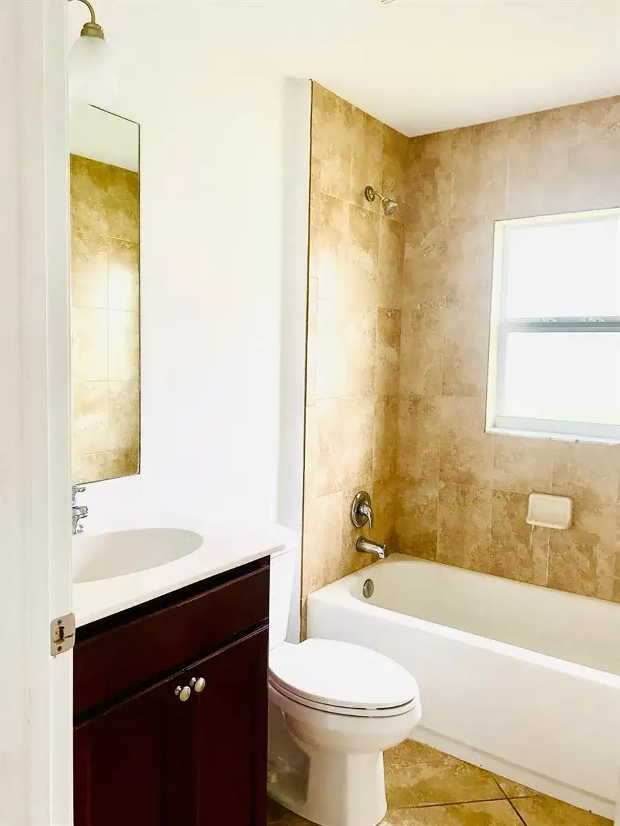 9553 SEA SPRAY Drive, Fort Pierce FL 34945 photo 5