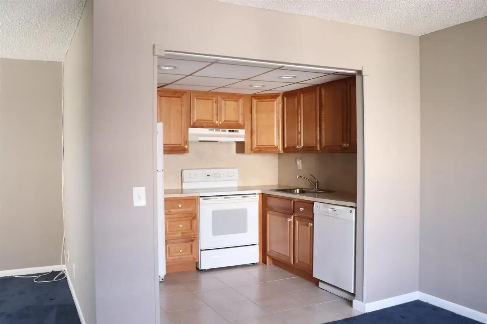 466 Capri # J, Delray Beach FL 33484 photo 3