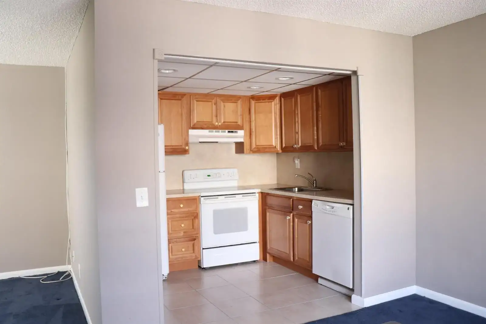 466 Capri # J, Delray Beach FL 33484 photo 4