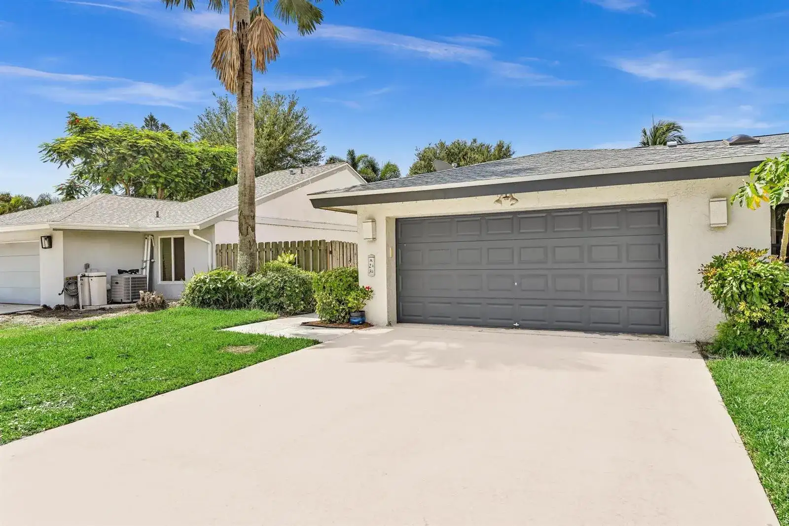 23 BAYTREE Circle, Boynton Beach FL 33436 photo 2