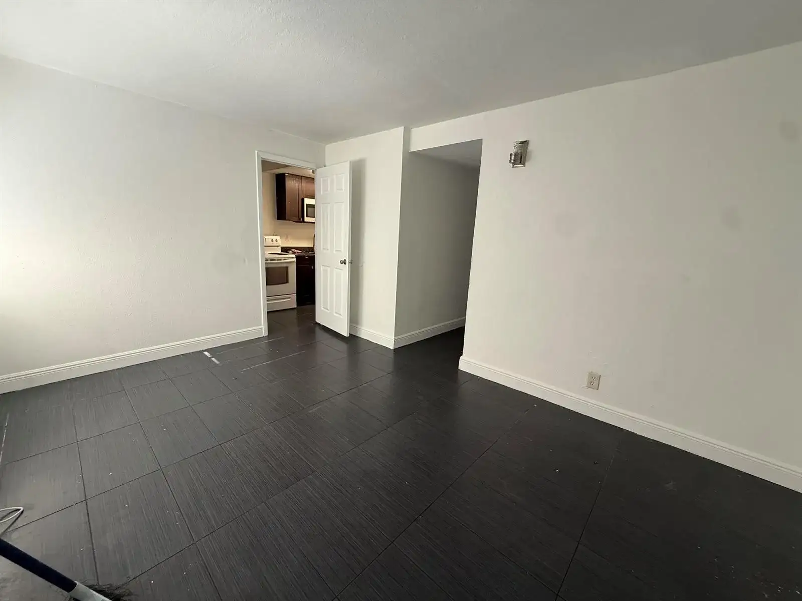 37 SW 14th Street # 9, Dania Beach FL 33004 photo 2
