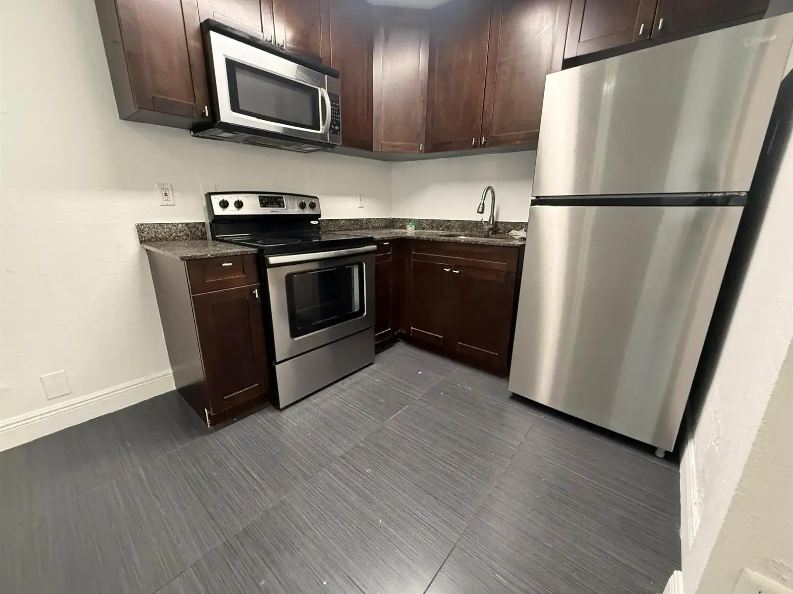 37 SW 14TH Street # 17, Dania Beach FL 33004 photo 3