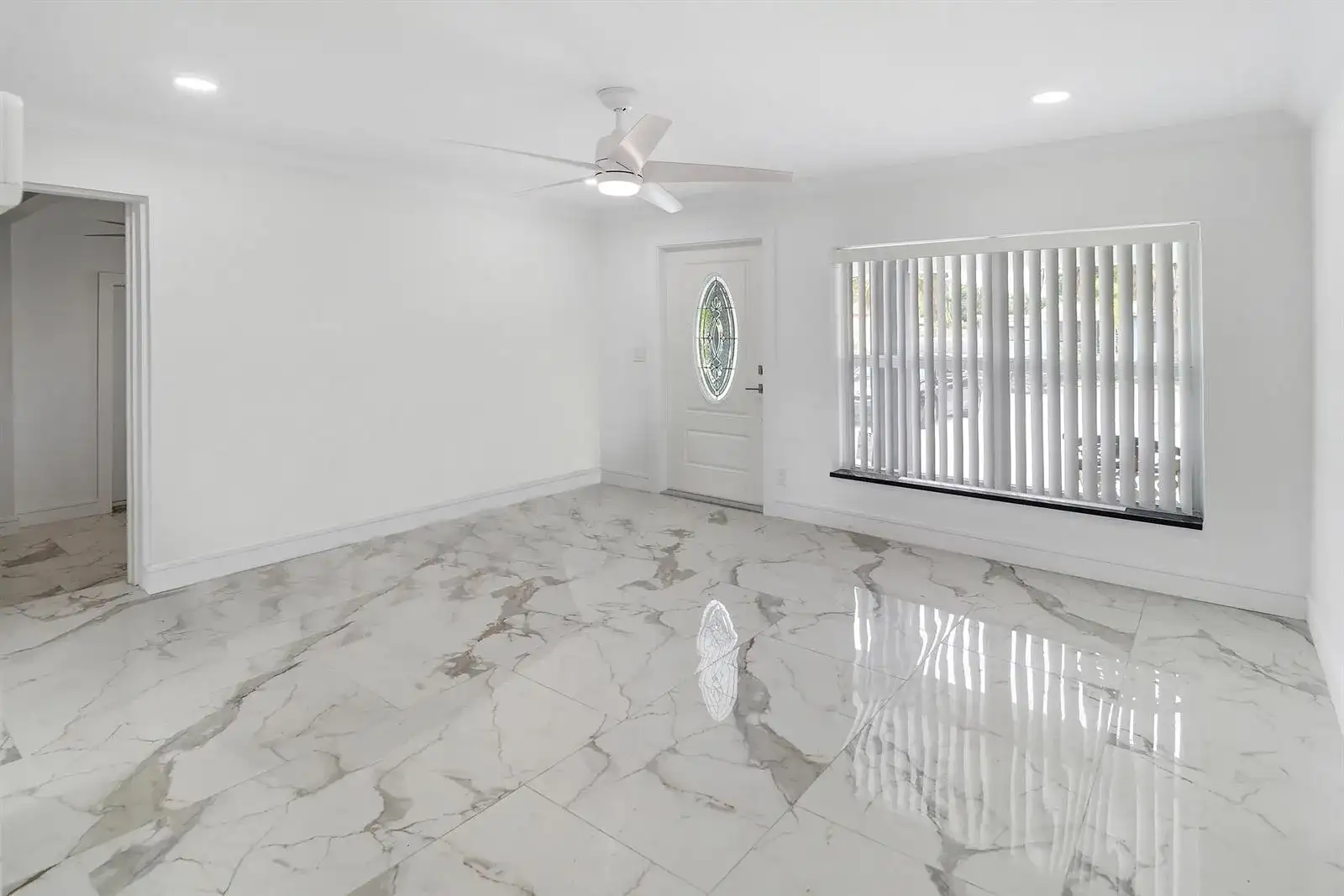 5209 N ANDREWS Avenue, Oakland Park FL 33309 photo 2