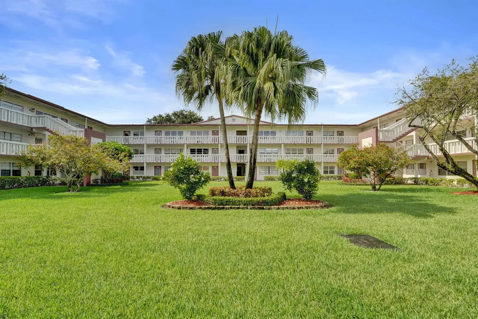 566 FANSHAW N, Boca Raton FL 33434 photo 2