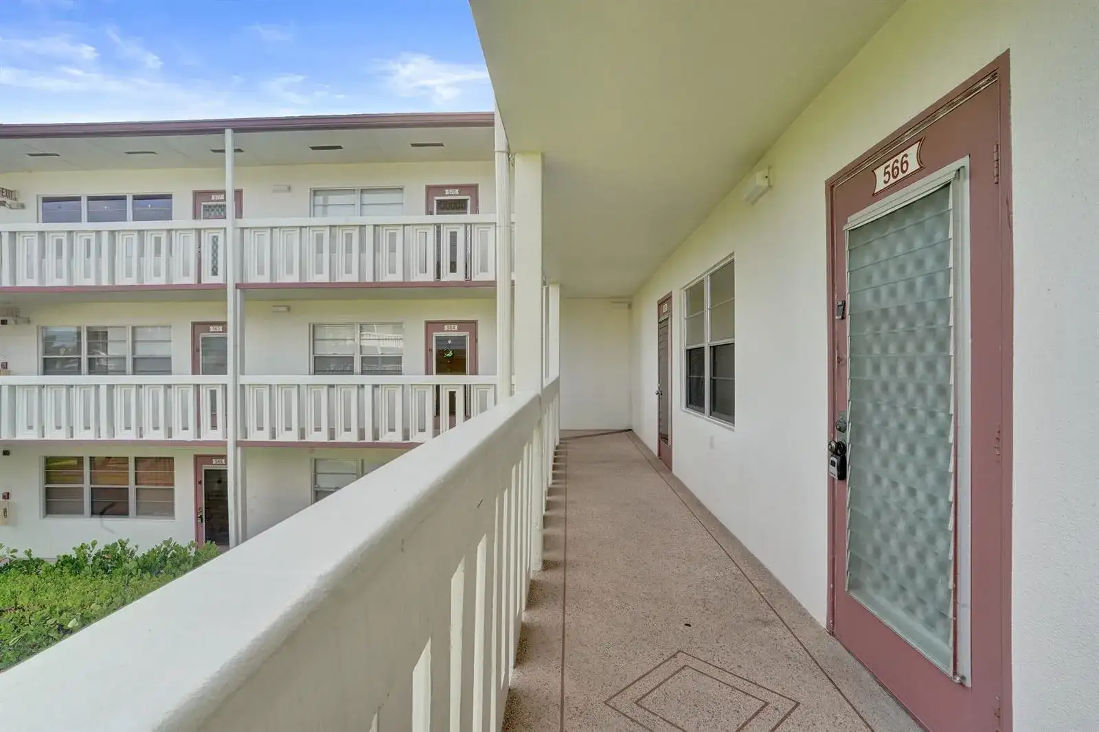 566 FANSHAW N, Boca Raton FL 33434 photo 3