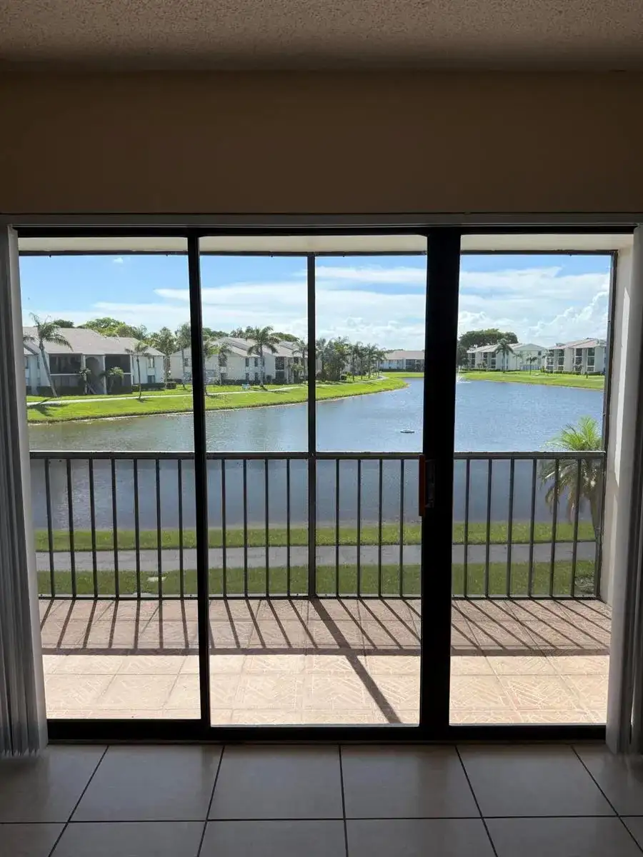 1110 GREEN PINE Boulevard # C2, West Palm Beach FL 33409 photo 3