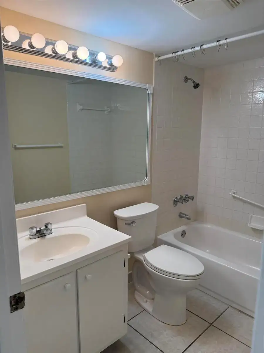 1110 GREEN PINE Boulevard # C2, West Palm Beach FL 33409 photo 5