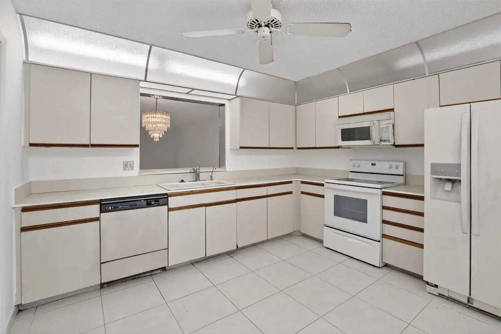 250 S Hollybrook Terrace # 208, Pembroke Pines FL 33025 photo 2