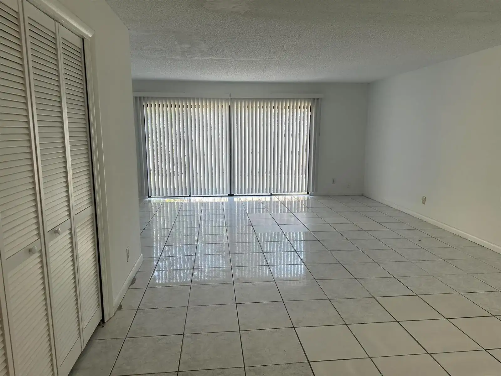 931 SW 20TH Court, Delray Beach FL 33445 photo 5
